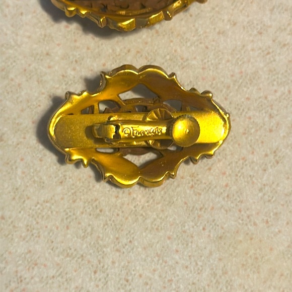 Vintage Francois gold tone screw clip on earrings (715) - Picture 3 of 6